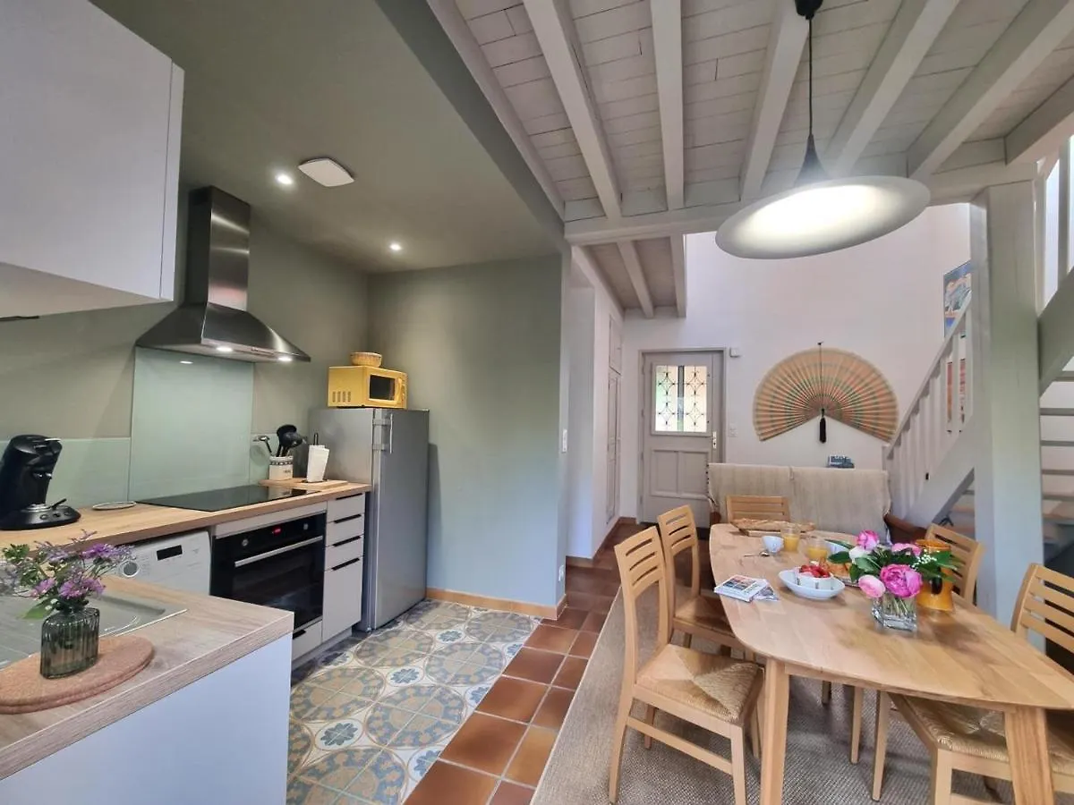 Holiday home Maison Cosy Avec Terrasse, Jardin Fleuri, Et Tout Confort A Saint-Galmier - Fr-1-496-292 France