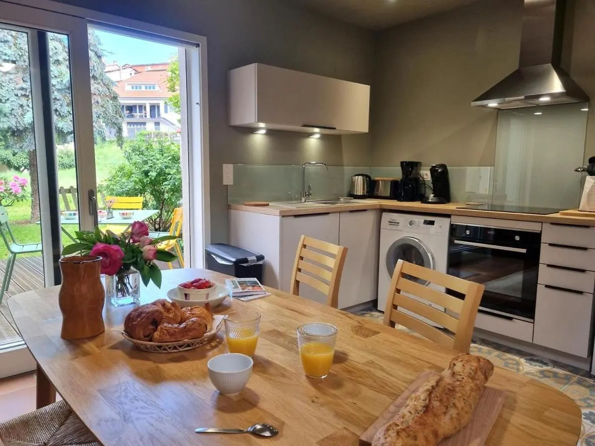 Maison Cosy Avec Terrasse, Jardin Fleuri, Et Tout Confort A Saint-Galmier - Fr-1-496-292 Holiday home