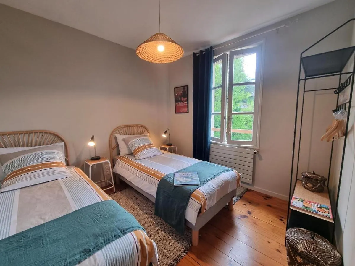 Holiday home Maison Cosy Avec Terrasse, Jardin Fleuri, Et Tout Confort A Saint-Galmier - Fr-1-496-292 France