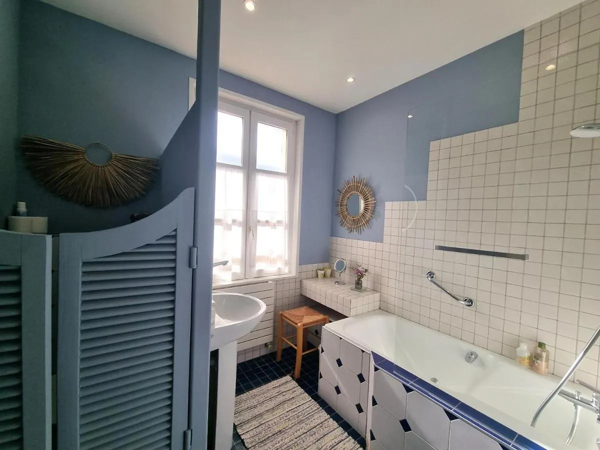 Holiday home Maison Cosy Avec Terrasse, Jardin Fleuri, Et Tout Confort A Saint-Galmier - Fr-1-496-292