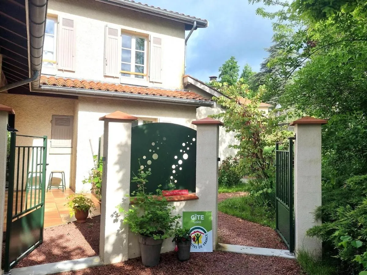 Holiday home Maison Cosy Avec Terrasse, Jardin Fleuri, Et Tout Confort A Saint-Galmier - Fr-1-496-292